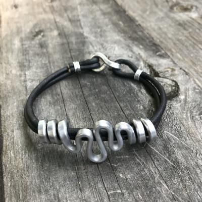 The Artist Jay- Aluminum Jewelry Average Woman, Wire Ideas, Hammered Jewelry, Aluminum Jewelry, Diy Bracelet Designs, Bracelet Ideas, Funky Jewelry, Wire Crafts, Diy Bracelet