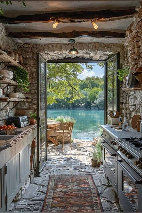 Italian Exterior Design, Italian Houses Aesthetic, Italy Style Home, Italian Countryside House Interior, Italian Home Interior, Italian House Aesthetic, Italian House Interior, Italian Countryside House, Old Italian House