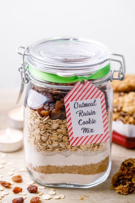 Oatmeal Raisin Cookies In A Jar, Fall Cookies In A Jar Recipe, Jar Dinners, Oatmeal Cookies In A Jar Recipe, Cookies Packaging Ideas, Mason Jar Cookie Recipes, Dry Canning, Mason Jar Gifts Recipes, Cookie Mix Jar