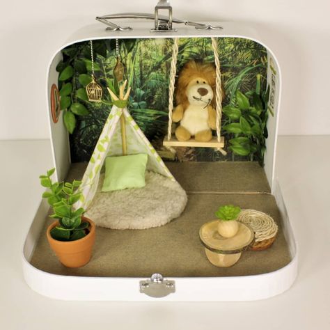 Little Jungle travel Dollhouse 🙌 For kids who were "born to be wild" 🔝🦁🐆🐯🏕️ . . #dollhouse #traveldollhouse #suitcasedollhouse #handmade… Mini Creatures, Different Furniture, Travel Dollhouse, Modern Gadgets, Keeping Kids Busy, Mini Mundo, Suitcase Travel, Diy Bricolage, Peg Dolls