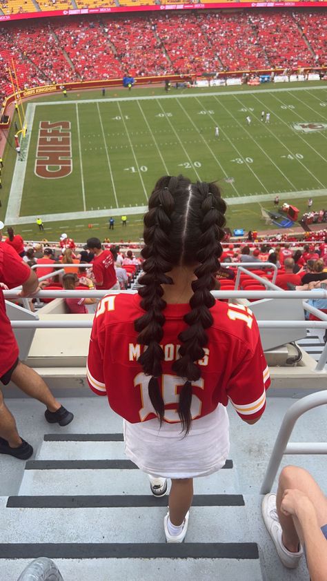 Hair inspiration, bubble braids, football game, chiefs, Kansas City, game day outfit Basketball Hairstyles Bubble Braids, Bubble Faux Braid, Football Game Hairstyles Curly Hair, Football Game Hair Ideas, Bubble Braids Sports, Basketball Game Makeup, College Football Game Day Hair, Braided Bubble Braids, Cute Football Hairstyles