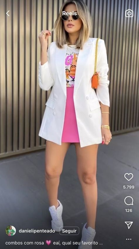 Tshirt Dress Blazer Outfit, Standup Comedy Outfit, Outfit Vestido Y Tenis, Short Rosado Outfit, Chic Spring Outfits 2023, Outfit Primavera 2023, Vegas Outfit Ideas Spring, Outfits Vestidos, Chique Outfits