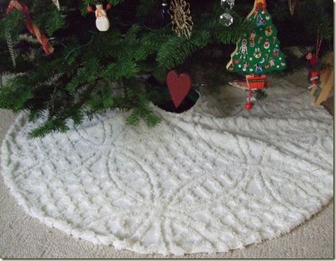 vintage chenille tree skirt Bedspread Quilt, Chenille Crafts, Sweet Video, Bed Spread, Winter Craft, Vintage Chenille, Chenille Bedspread, Crafts Decor, Holiday Market