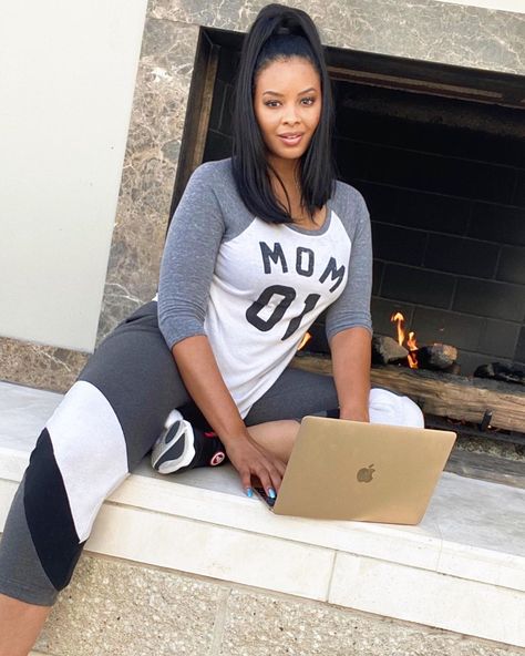 I Want To Hide, Vanessa Simmons, Me When He, Notary Business, Signing Agent, Loan Signing Agent, Business Professional, Me When, Phone Wallpapers