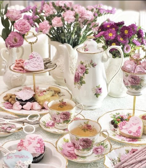 Victorian Afternoon Tea, Tea House Aesthetic, Tea Photo, Tea Aesthetic, Dream Tea, Tea Party Table, Bridal Tea Party, Tea Party Setting, High Tea Party