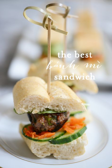 Bành Mí Sandwiches Emily Schuman, Banh Mi Sandwich, Bahn Mi, New Year's Eve Appetizers, Mini Sandwiches, Quick Healthy Meals, Banh Mi, Best Sandwich, Finger Food Appetizers