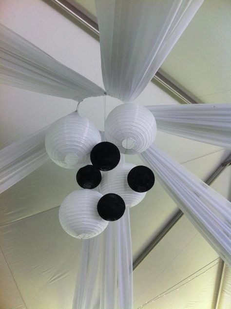 Black And White Wedding Decorations Diy, Black And White Party Decorations, White Party Decorations, White Paper Lanterns, Paper Lantern Decor, White Dance, Black White Parties, White Wedding Decorations, White Lanterns