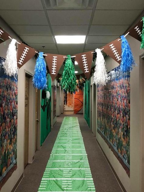 Decorating Ideas For Football Locker Room, Locker Room Game Day Decorations, Team Locker Room Decorations, Homecoming Office Decorations, Football Homecoming Decoration Ideas, Homecoming Football Decorating Ideas, Running Bulletin Board Ideas, Football Door Decorations For School, Sports Themed Hallway Decorations