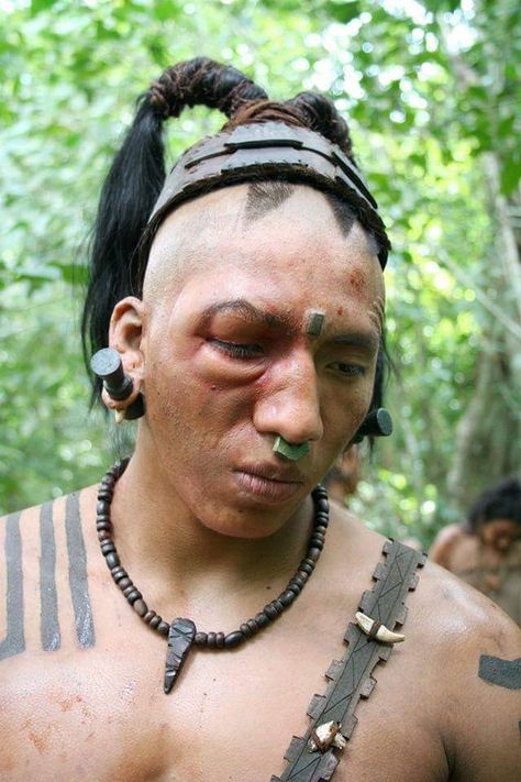 Ricardo Diaz Mendoza as Cut Rock. Apocalypto Aztec Hairstyles, Aztec Warrior Tattoo, Aztec Warrior, Mayan Culture, Warrior Tattoo, Unique Faces, Native American Art, Mendoza, Gods And Goddesses