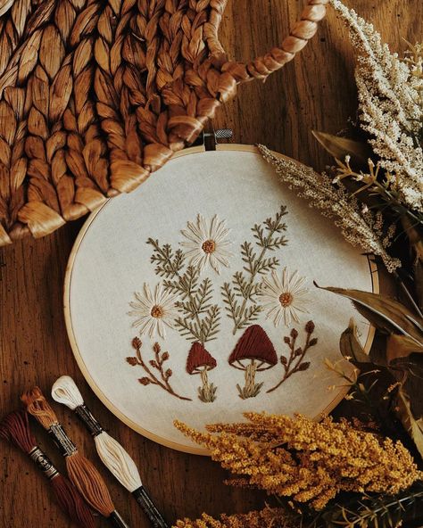 Fall Floral Embroidery, September Embroidery, Oak Embroidery, Autumnal Embroidery, Marigold Embroidery, Embroidery Wallpaper, Embroidered Baby Clothes, Embroidery Fall, Autumn Embroidery