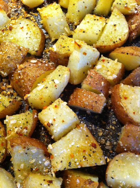 Zesty Italian Potatoes! | The Cookin Chicks Recipes With Italian Seasoning Packet, Recipes Using Good Seasons Italian Dressing, Recipes Using Italian Dressing Packet, Italian Baked Potatoes, Recipes With Italian Dressing Packet, Recipes With Italian Dressing, Oven Potatoes, Baked Red Potatoes, Potato Casseroles