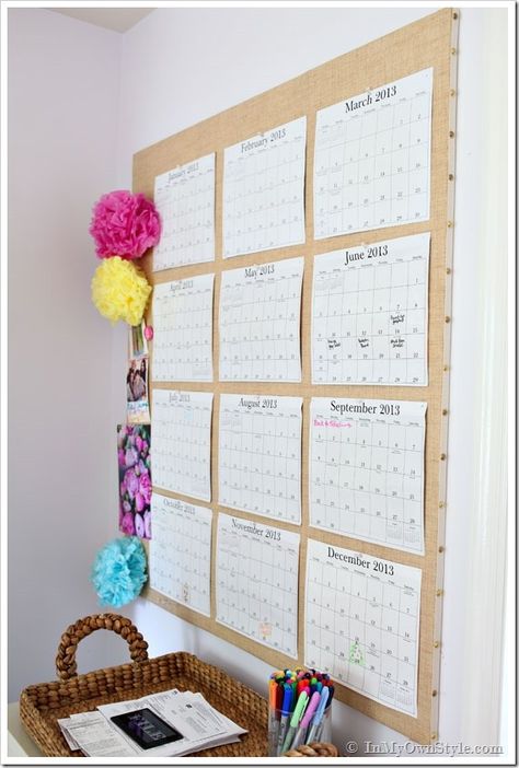 DIY pinboard with laminated calendars (use dry erase markers) from In My Own Style Bedroom Desk Organization, Diy Command Center, Diy Desk Calendar, Displaying Kids Artwork, Command Centers, Desk Organization Diy, Diy Wand, Calendar Wall, Calendar Organization