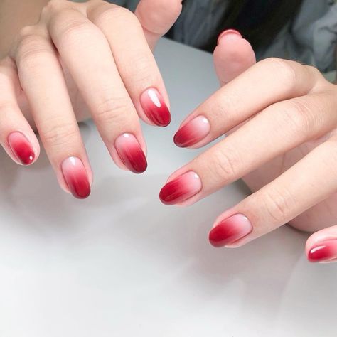 Red White Ombre Nails, Red And White Ombre Nails, Red Gradient Nails, Red Nail Ideas, Ombre Nail Ideas, Ombre Chrome Nails, Short Red Nails, Red Chrome Nails, Black Ombre Nails