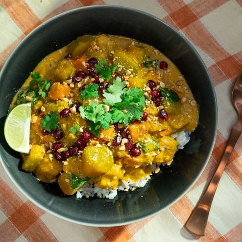 Red Curry Recipe, Squash Curry, The Kitchen Food Network, Geoffrey Zakarian, Kabocha Squash, Curry Recipe, Curry Recipes, Kitchen Recipes, Vegetarian Dishes