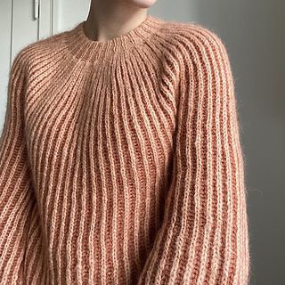 Ravelry: Designs by Celina Dyhring Brioche Stitch Sweater, Knit Brioche Sweater, Brioche Knit Sweater Pattern, Suzanne Bryan Knitting, Two Color Brioche Knitting Patterns, Brioche Sweater Knitting Patterns, Simple Knit Sweater Pattern, Brioche Stitch Knitting, Brioche Pullover