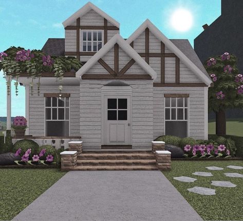 bloxburg small house layouts Aesthetic Bloxburg Houses 2 Story, Small House Bloxburg Exterior, Bloxburg Small House 2 Story, Bloxburg House Color Ideas Outside, Bloxburg Room Ideas Exterior, Bloxburg Guest House, Bloxburg Loft Exterior, Bloxburg Loft Ideas Exterior, Small Bloxburg House Exterior