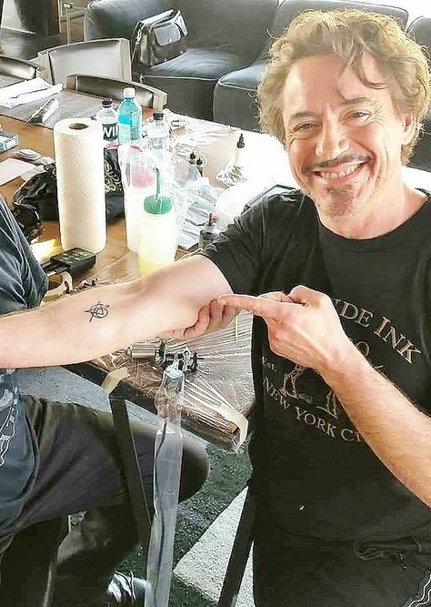 Robert Downey, Jr. and his Avengers' Iron Man tattoo. Robert Downey Jr Tattoo, Jr Tattoo, Iron Man Tattoo, Avengers Tattoo, Toni Stark, Robert Downey Jr., Robert Downey Jr Iron Man, Marvel Tattoos, Iron Man Tony Stark