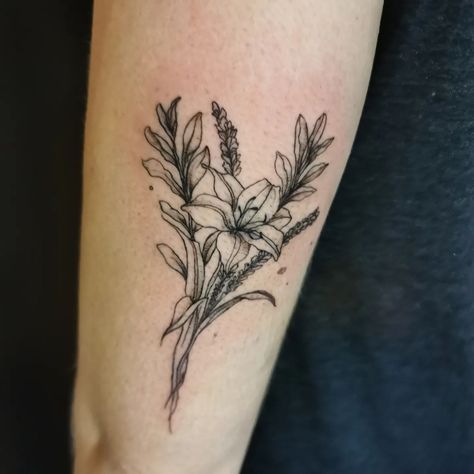 Black And White Lavender Tattoo, Minimalistic Flower Bouquet, Underboob Tattoo Flower, Tattoo Flower Bouquet, Iris Bouquet, Flower Bouquet Tattoo, Sage And Lavender, Mama Tried, Lavender Tattoo