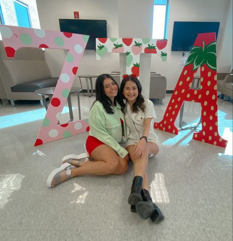 Strawberry Shortcake Bid Day, Strawberry Bid Day Theme, Strawberry Sorority, Zta Letters, Sorority Recruitment Themes, Pink Week, Letter Painting, Rush Themes, Sorority Themes