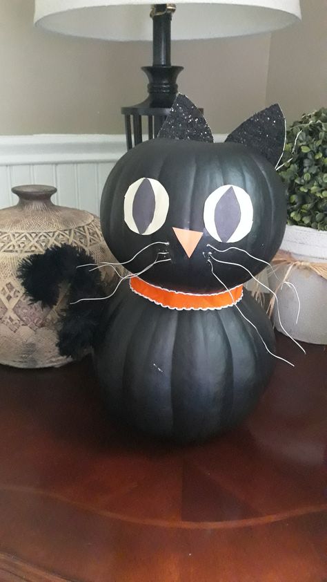 Our pumpkin cat Small Pumpkin Ideas, Black Cat Pumpkin, Pumpkin Cat, Black Pumpkin, Pumpkin Ideas, Small Pumpkins, Cat Pumpkin, Farmhouse Homes, Cat Painting