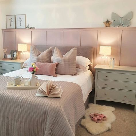 Headboard panelling in a bedroom Grown Up Bedroom, Car Parks, Big Girl Bedrooms, Girl Bedroom Walls, Ottoman Storage Bed, Bedroom Wall Colors, Pink Bedrooms, Bedroom Renovation, Bedroom Panel