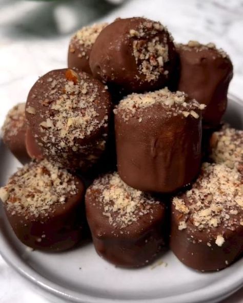 Vegan Plan on Instagram: ""GET The Complete Plant Based Cookbook - Over 100+ Delicious Vegan Recipes Including 30-day Meal Plans" =>> LINK IN BIO 🔗 @vegan.planvn 1️⃣ or 2️⃣? What recipe do you like the most? by @Cook.vegetarian 1️⃣ 4 INGREDIENT CHOCOLATE BANANA BOMBS Ingredients: Makes 12 treats 2 bananas 1/3 cup peanut butter (or any nut butter of your choice) 70g dark chocolate (I used dairy-free chocolate) 1 teaspoon coconut oil crushed nuts, for decorating (optional) Method: Peel bananas Vegan Mozzarella Cheese, Cook Vegetarian, Italian Herbs, Healthy Plant Based Recipes, Raw Recipes, Vegan Mozzarella, Plant Based Cookbook, Banana Bites, Cauliflower Steaks