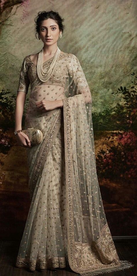 Reception Sarees, Orang India, Sabyasachi Sarees, Reception Saree, Designer Sarees Wedding, Pengantin India, Sari Design, Indian Bride Outfits, Modern Saree