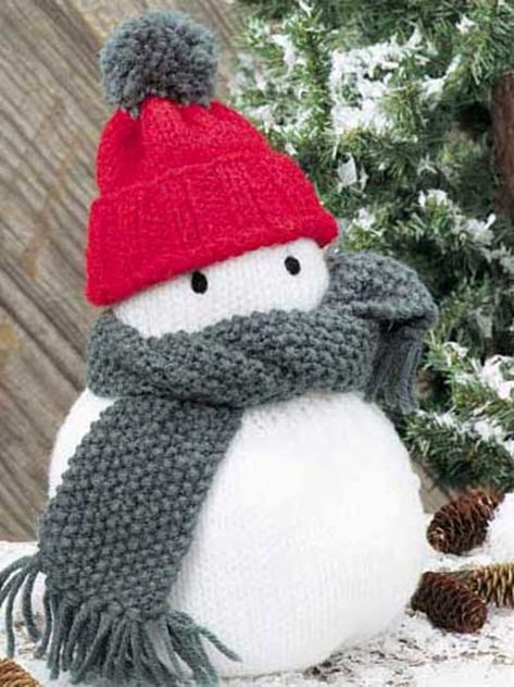 Knitted Snowman, Fair Isle Crochet, Tea Cosy Knitting Pattern, Christmas Knitting Patterns Free, Holiday Knits, Creative Knitting, Easy Christmas Gifts, Snowmen Patterns, Christmas Knitting Patterns