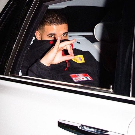 850.9k Likes, 5,993 Comments - @champagnepapi on Instagram: “🦂” Drake Background, Drake Fashion, Old Drake, Drakes Songs, Champagne Papi, Drake Photos, Drizzy Drake, Drake Ovo, Drake Drizzy