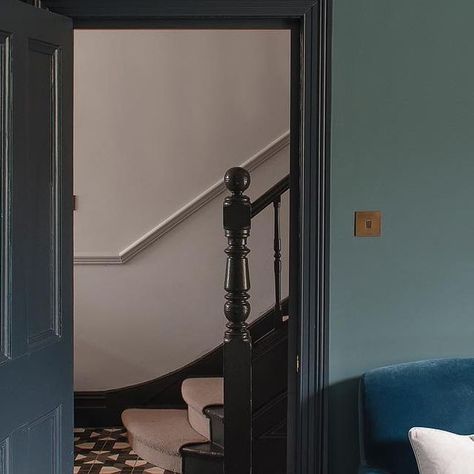 SMALL FRY + CHIPS on Instagram: "Inchyra Blue, Railings and Ammonite. Colour by @farrowandball . . . . . . #MyFaBHome #farrowandball #inchyrablue #railings #ammonite #interiordesign #moodyblues #smallfryandchips #darkwoodwork #darkfloors #paintedfloor" Inchyra Blue Bedroom, Fry Chips, Inchyra Blue, Fried Chips, Small Fry, Dark Floors, Painted Floor, Moody Blues, Blue Bedroom