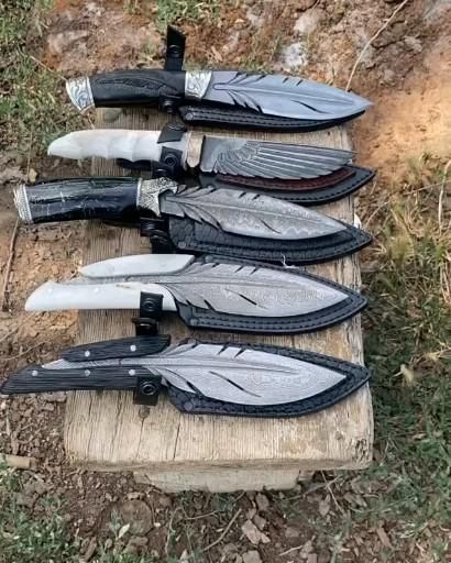 Knife Patterns, Handcrafted Knife, Pretty Knives, Blacksmith Projects, Damascus Knife, Knife Design, Cool Knives, Crossbow, Handmade Knives