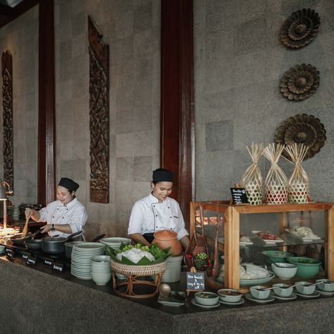 Fuel up for a fresh start! Our colorful array of breakfast options will tickle your tastebuds and recharge your energy levels, setting you up for a sensational morning.⁠ ⁠ #thesurinphuket #luxuryhotel #DesignHotels #phuket #thailand⁠ Thai Restaurant Design, Thai Buffet, Thailand Restaurant, Sunset Restaurant, Poolside Dining, Romantic Candle Light Dinner, Beach Dinner, Beach Restaurant, Beach Bbq