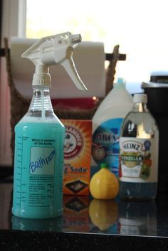 Magic Bathroom, Homemade Bathroom Cleaner, Window Cleaner Homemade, Homemade Cleaning Solutions, Cleaner Recipes, Homemade Cleaning Products, Natural Cleaners, Bathroom Cleaner, Diy Cleaners