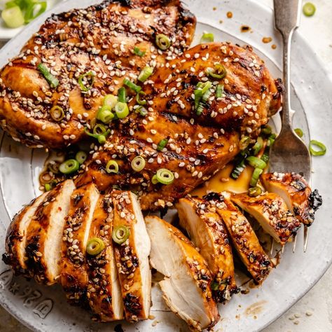 Juicy and delicious grilled sesame chicken marinated in an easy sesame ginger chicken marinade. Serve this sesame chicken recipe with a salad, in a grain bowl, or on its own with your favorite sides! Options to grill or bake the chicken included. #chicken #grilling #mealprep #healthydinner Spicy Cashews, Sesame Chicken Recipe, Ambitious Kitchen, Sesame Ginger, Peanut Chicken, Ginger Chicken, Sesame Chicken, Grilled Vegetables, Grilled Chicken