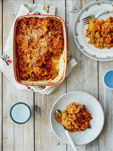 Michela’s veg & lentil cottage pie Baked Lentils, Cottage Pie Recipe, Hp Sauce, Best Breakfast Casserole, Potato Toppings, Weaning Recipes, Cottage Pie, Lentil Recipes, Breakfast Recipes Casserole