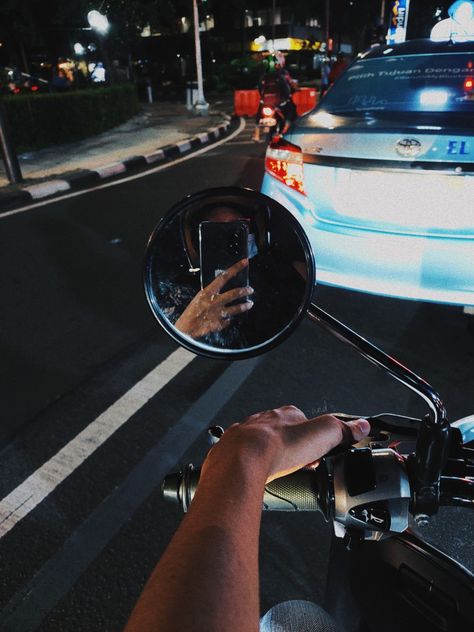 Night Ride With Girlfriend, Night Ride Date, Motorcycle Date, Night Ride Motorcycle, Couple Riding Motorcycle, Manifest Board, Ride Motorcycle, Motorcycle Couple, Oceans Apart