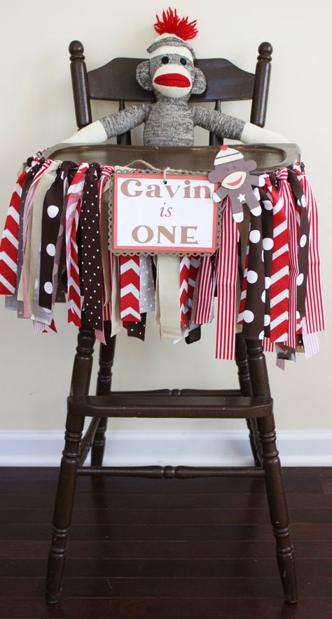 Highchair idea Sock Monkey Nursery, Monkey Party Ideas, Sock Monkey Birthday Party, Rag Tie Banner, High Chair Decorations, Sock Monkey Party, Sock Monkey Birthday, Sock Monkey Baby, Monkey Birthday Parties