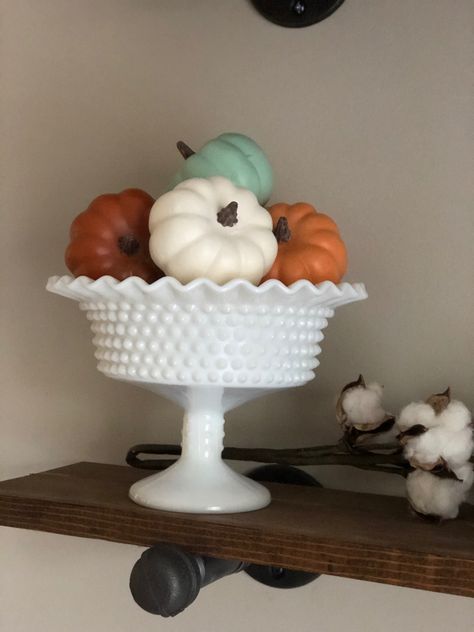 Carnival Glass Display Ideas, Decorating With Milk Glass Vintage, Milk Glass Fall Decor, Milk Glass Christmas Decor, Milk Glass Bathroom, Displaying Glassware, Glass Fall Decor, Glass Cloche Decor, Milk Glass Display