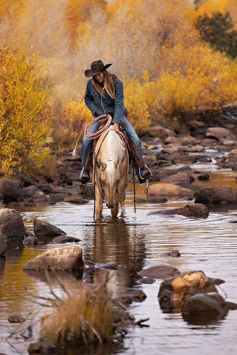 Bull Riding Photography, Heartland Aesthetic, Mountain Cowgirl, Cowgirl On Horse, Cage Photography, Ranch Photography, Cowgirl Photography, Future Thinking, Cowgirl Life