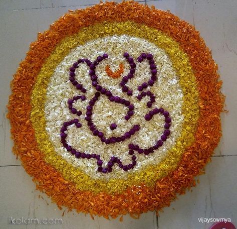 Rangoli Onam Floral designs-Onam Pookalam Onam Pookolam | m.iKolam.com Simple Pookalam Designs At Home, Flower Rangoli Designs For Diwali, Diwali Home Decor Ideas, Onam Pookalam Design, Diwali Home Decor, Flower Rangoli Designs, Rangoli Designs For Diwali, Poo Kolam, Ganesha Rangoli