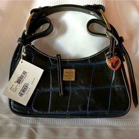 Small Dooney & Bourke Black Leather Hobo, New With Tags. Never Used. Tiny Bags, Boho Lifestyle, Wishlist 2024, Handbag Essentials, Europe Outfits, Bags Vintage, Fairy Fashion, Pretty Bags, Swag Style