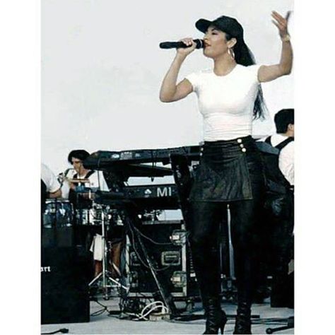 Selena Outfits, Fran Fine Outfits, Selena Quintanilla Outfits, Selena Quintanilla Fashion, Selena Pictures, Livestock Show, Red Roses Wallpaper, Selena Q, Selena Quintanilla Perez