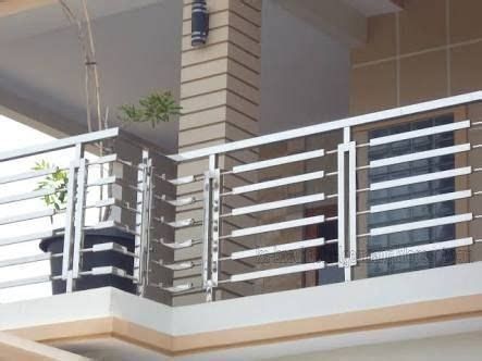 Steel railing design idea for balcony Balcony Railing Design Modern, Railing Stainless Steel, Reling Design, Stainless Steel Stair Railing, درابزين السلم, Steel Grill Design, Steel Stair Railing, Balcony Glass Design, Steel Railing Design