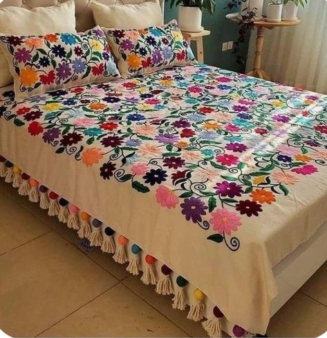 Handmade Bed Sheets, Crochet Bedsheets, Bed Sheet Painting Design, Stylish Sofa Sets, Colorful Room Decor, Bed Cover Design, Designer Bed Sheets, Modern Sofa Set, Sofa Set Designs