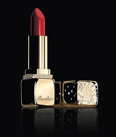 The KissKiss Gold and Diamonds by Guerlain at £38K or $62K.   Luxury or world gone mad?  What do you think? Expensive Lipstick, Japanese Lipstick, Cosmetics Ads, Expensive Beauty Products, Expensive Makeup, Luxury Lipstick, Expensive Gifts, Best Lipsticks, Lipstick Case