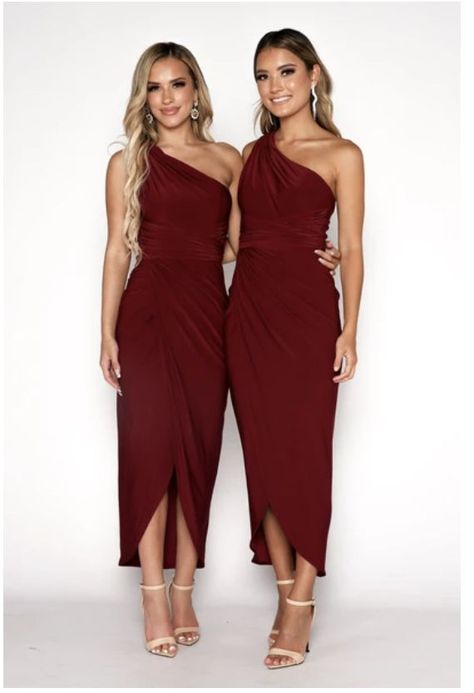 Wine Dress Outfit, Noodz Boutique, Civil Dress, Wine Bridesmaid Dresses, Wine Colored Dresses, One Shoulder Neckline, Midi Wedding Dress, Midi Bridesmaid Dress, One Shoulder Bridesmaid Dresses