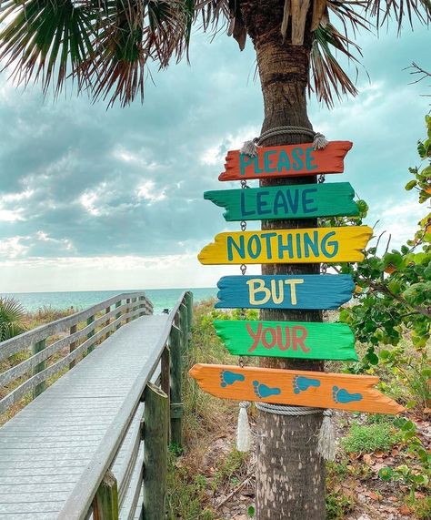 Beach Signs Aesthetic, Beach Walkway, Instagram Reel Cover, Surf Cafe, Beach Projects, Reel Cover, Outdoor Restaurant Design, Beach Selfie, Beach Cabin