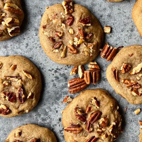 Brown Butter Pecan Cookies - Bake With Jamie Brown Butter Pecan Cookies, Cookies Chewy, Butter Sugar Cookies, Butter Pecan Cookies, Crispy Cookies, Ginger Nut, Pecan Cookies, Browned Butter, Fall Cookies