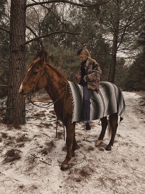 Grizzly Rose Outfit, Winter Horse Riding Outfit Western, Western Mountain Cowgirl, Equestrian Aesthetic Western, Western Equestrian Aesthetic, Cottagecore Western Aesthetic, Western Winter Aesthetic, Bareback Horse Riding Aesthetic, Farrier Aesthetic