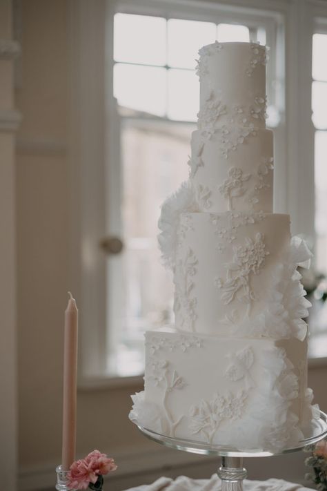 Wedding Cake Ethereal, Wedding Cake Designs Elegant 2024, Wedding Cakes 2024 Trends, Wedding Cake 2024 Trends, Wedding Cake Trends For 2024, Cake Design Trends, Wedding Cake 2024, Cake Design 2023, 2023 Wedding Cake